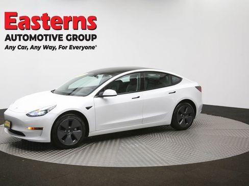 Used 2022 Tesla Model 3 Standard Range image 52