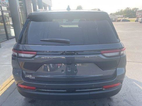 New 2025 Jeep Grand Cherokee Altitude image 22