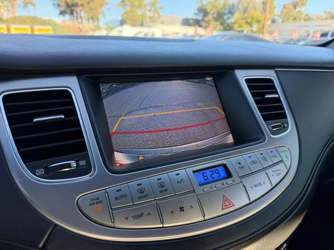 Used 2012 Hyundai Genesis 3.8 w/ Premium Pkg RWD image 15