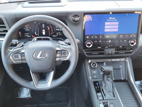 Used 2024 Lexus GX 550 w/ Accessory Package (2T) image 33