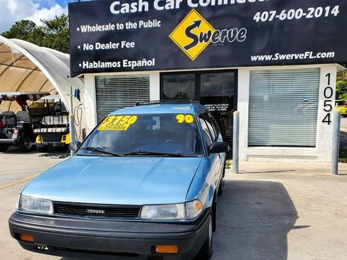 Used 1990 Toyota Corolla Deluxe image 2