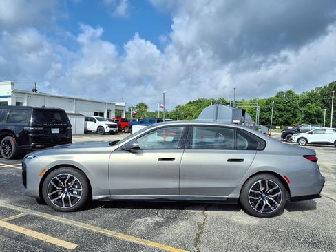 Used 2025 BMW 740i RWD image 24