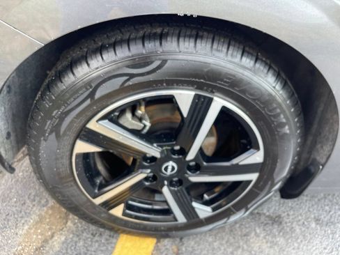 Certified 2024 Nissan Sentra SV FWD image 27