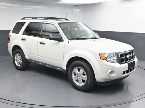 Used 2012 Ford Escape XLT FWD image 1