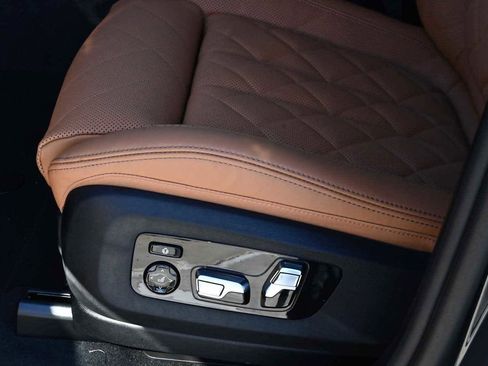 New 2026 BMW X5 M60i w/ Executive Package image 23