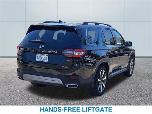 Certified 2025 Honda Pilot Elite image 7