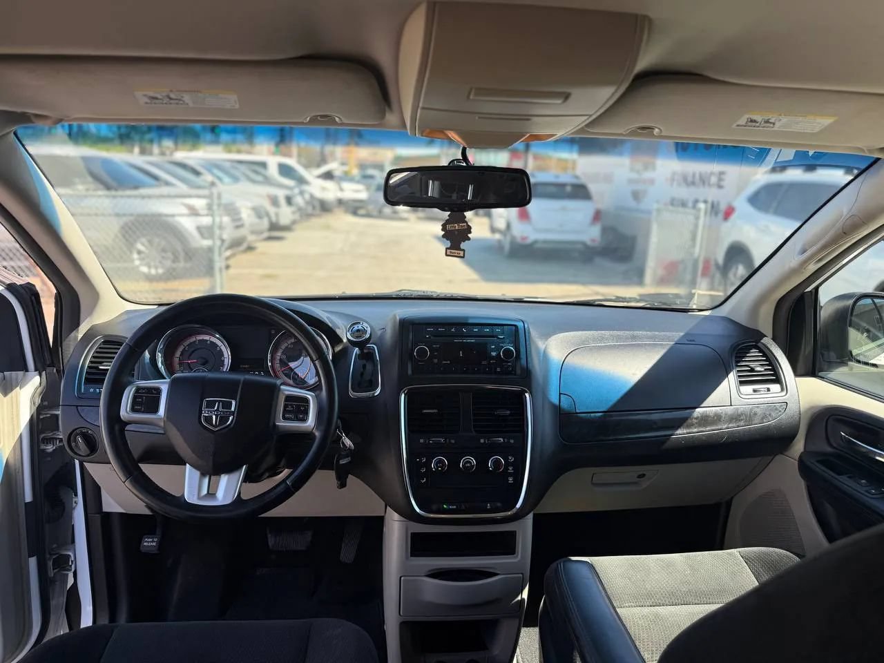 Used 2015 Dodge Grand Caravan American Value Package w/ UConnect Hands-Free Group FWD image 28