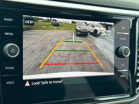 Certified 2022 Volkswagen Atlas Cross Sport SE image 20