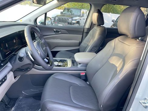 New 2026 Kia Carnival EX image 38