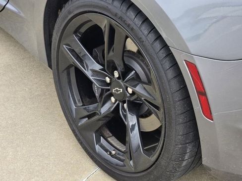 Used 2021 Chevrolet Camaro SS image 8