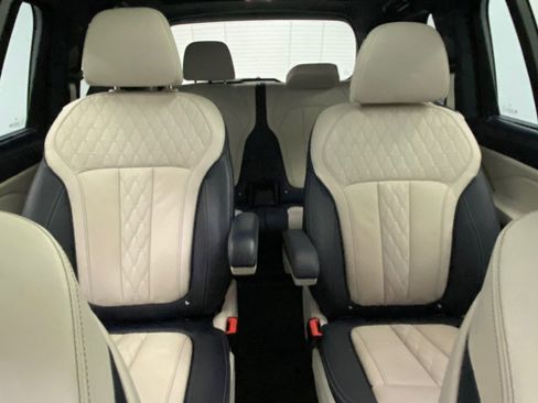 Used 2021 BMW ALPINA XB7 image 41