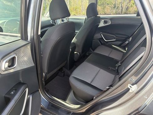 Used 2025 Kia Soul LX image 7
