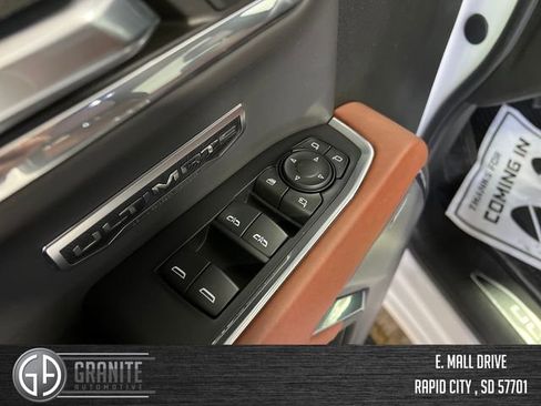 Used 2024 GMC Sierra 1500 Denali Ultimate AWD/4WD image 11