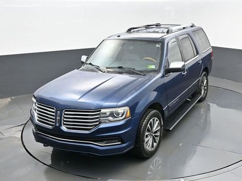 Used 2016 Lincoln Navigator Select image 22