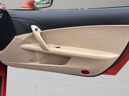 Used 2006 Chevrolet Corvette Convertible w/ Preferred Equipment Group RWD image 13