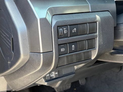 Used 2025 Toyota Tacoma TRD Off-Road AWD/4WD image 7