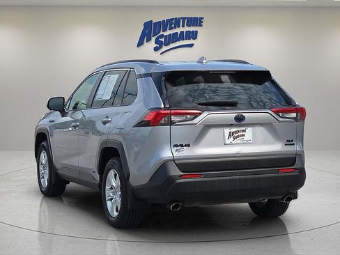 Used 2021 Toyota RAV4 XLE w/ Convenience Package AWD/4WD image 5