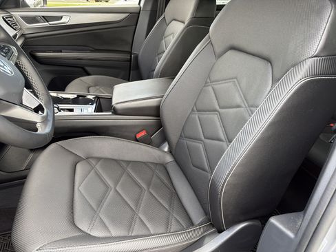Used 2024 Volkswagen Atlas Cross Sport SE AWD/4WD image 6