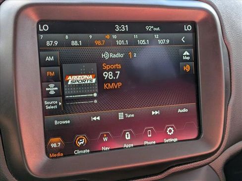 Used 2023 Jeep Renegade Latitude AWD/4WD image 18