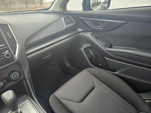 Used 2018 Subaru Impreza 2.0i Premium image 16