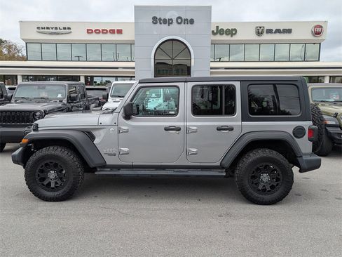 Used 2021 Jeep Wrangler Unlimited Sport image 8