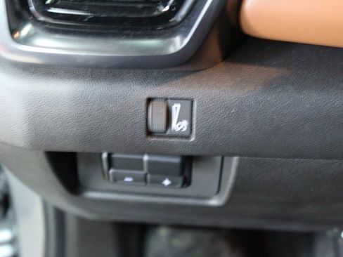 Used 2024 GMC Canyon AT4 image 12