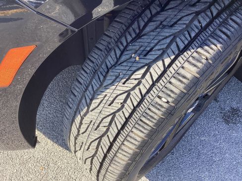 Used 2024 Buick Enclave Essence w/ Experience Buick Package image 10