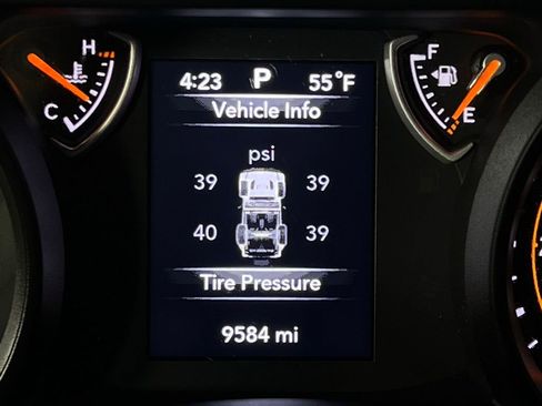 Used 2024 Jeep Wrangler Sport S image 16