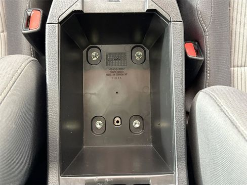 Used 2015 Toyota RAV4 XLE image 30