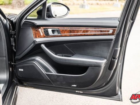 Used 2018 Porsche Panamera 4S image 84