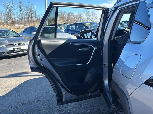 Used 2022 Toyota RAV4 XLE w/ Convenience Package AWD/4WD image 28