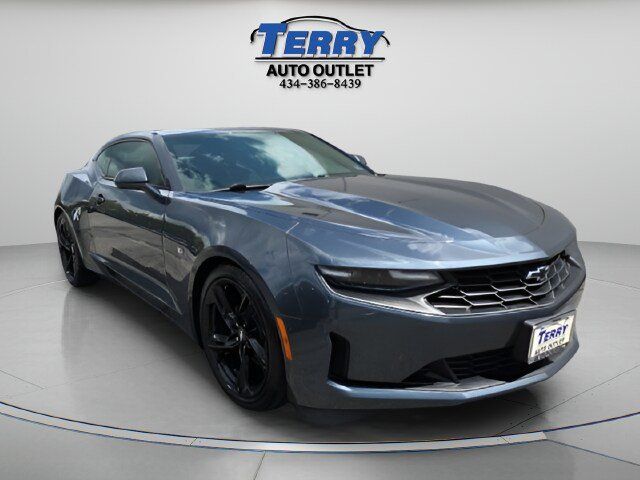 Used 2019 Chevrolet Camaro LT w/ Technology Package RWD image 2