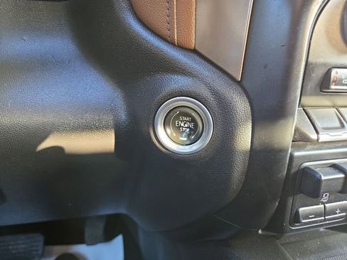 Used 2021 Chevrolet Silverado 1500 High Country image 21