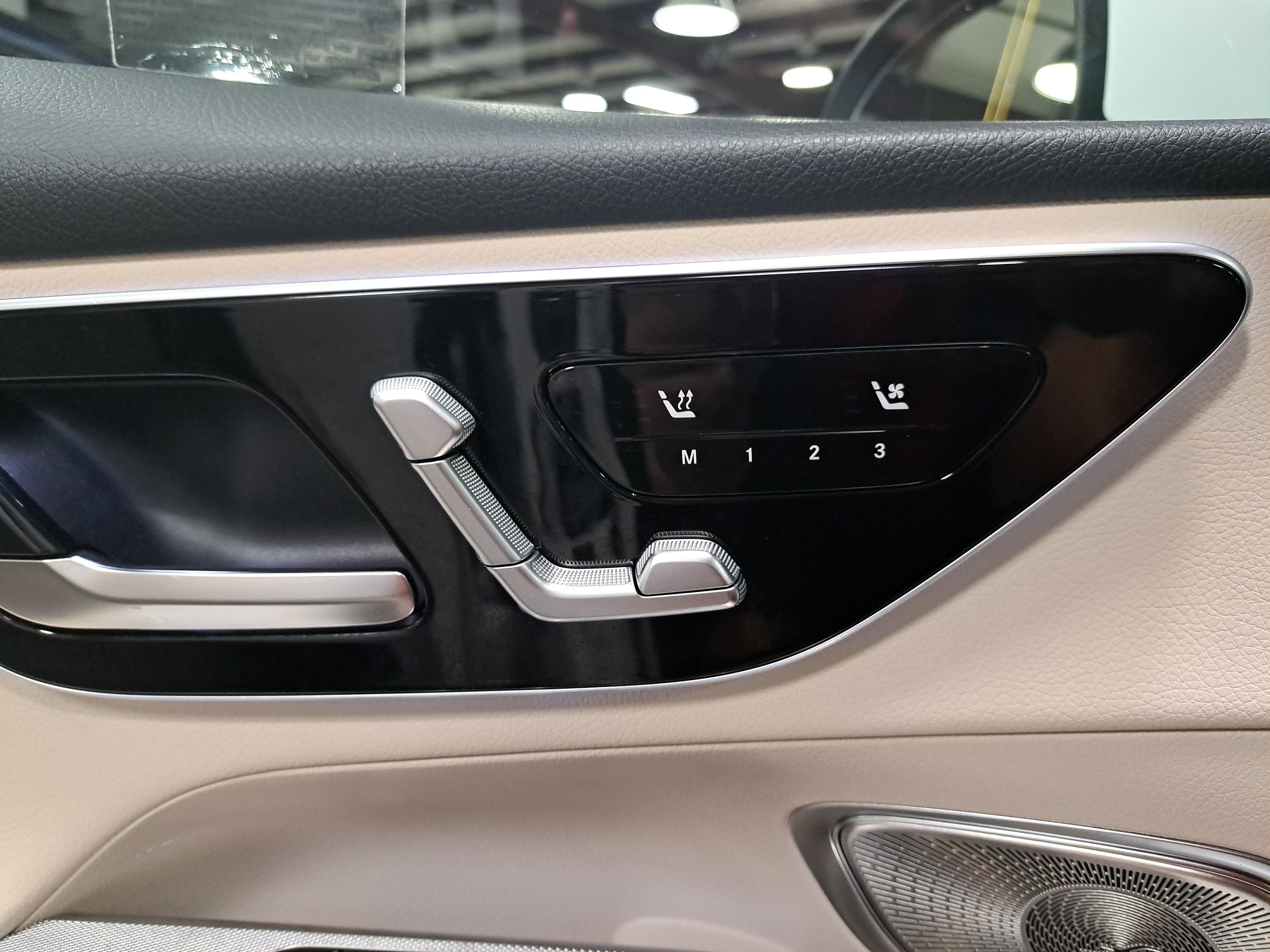 Used 2026 Mercedes-Benz GLC 300 4MATIC image 30