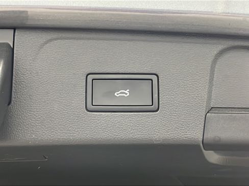 Used 2025 Volkswagen Atlas SE AWD/4WD image 31