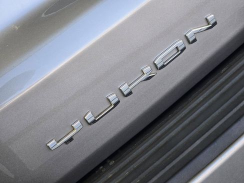 Used 2023 GMC Yukon XL Denali image 11