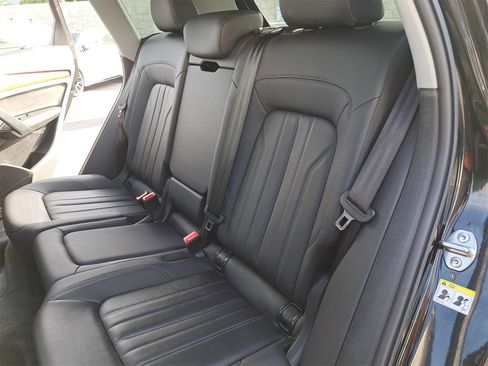 Used 2023 Audi Q5 2.0T Premium w/ Convenience Package image 14