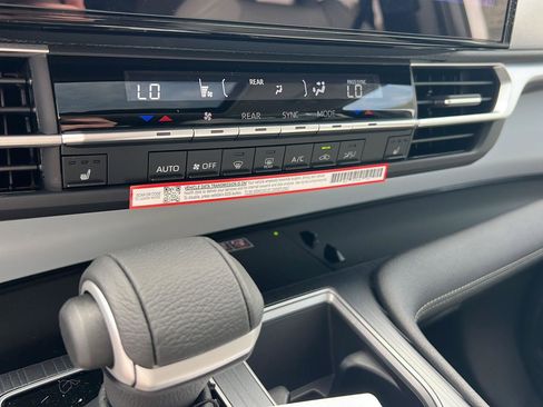 New 2026 Toyota Sienna XLE image 26