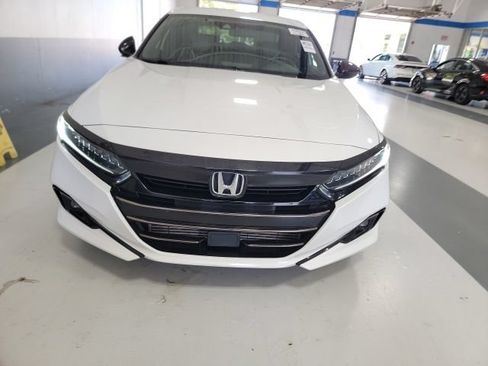 Used 2022 Honda Accord Sport image 2