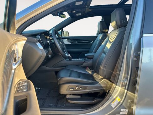 Used 2025 Cadillac XT6 Premium Luxury image 15