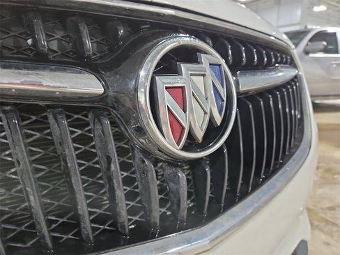 Used 2022 Buick Encore Preferred w/ Safety Package image 27