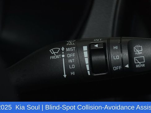 Used 2025 Kia Soul LX w/ LX Technology Package FWD image 14