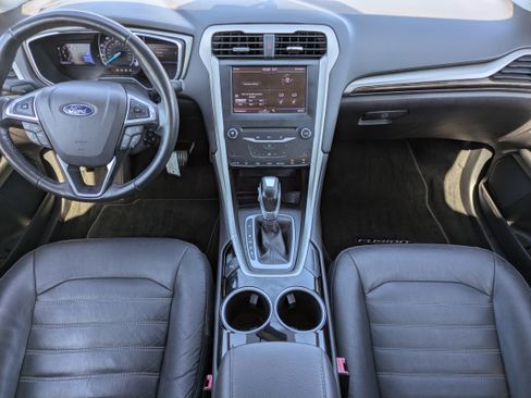 Used 2013 Ford Fusion SE FWD image 16