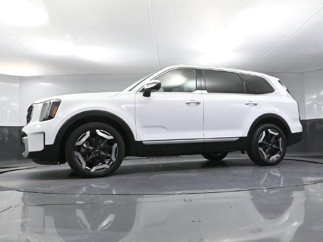 Used 2024 Kia Telluride EX w/ EX Captain's Chair Package AWD/4WD image 52