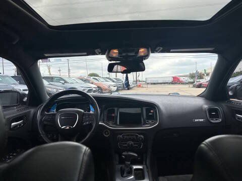 Used 2017 Dodge Charger R/T RWD image 16