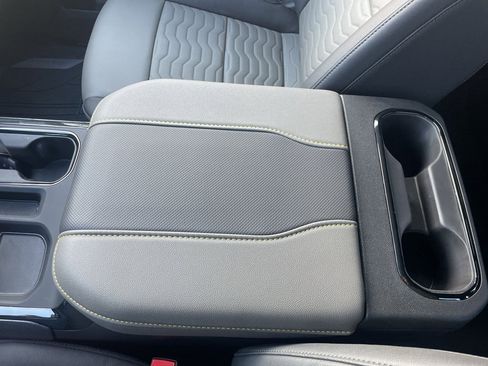 Used 2025 Chevrolet Silverado 1500 ZR2 w/ Technology Package image 39