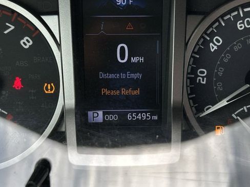 Used 2022 Toyota Tacoma SR5 RWD image 17