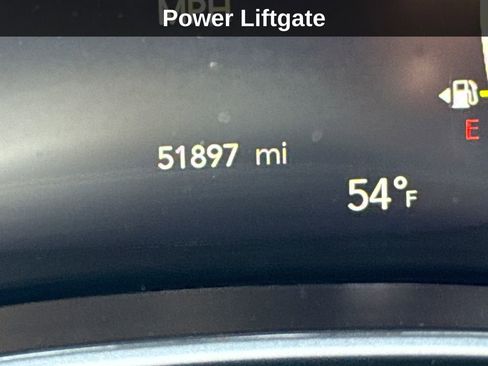 Used 2024 Chrysler Pacifica Touring-L FWD image 20