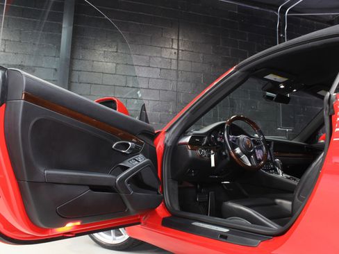 Used 2019 Porsche 911 Carrera w/ Sportdesign Package image 24