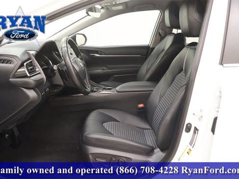 Used 2024 Toyota Camry SE image 10